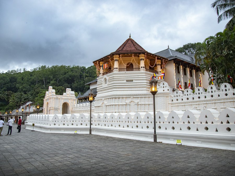 The Temple of the Sacred Tooth Relic beside the lake at Kandy